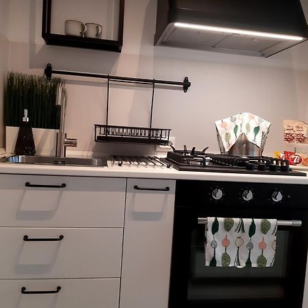 Mia!! Self Check-In!! Apartamento Bucareste Exterior foto