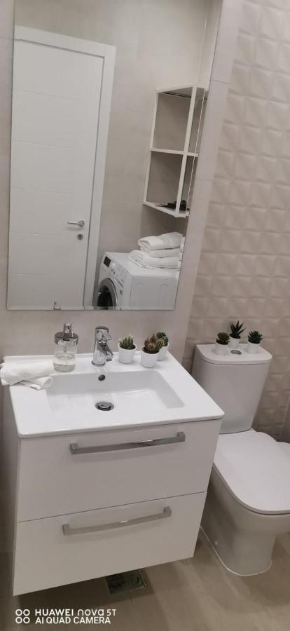 Mia!! Self Check-In!! Apartamento Bucareste Exterior foto