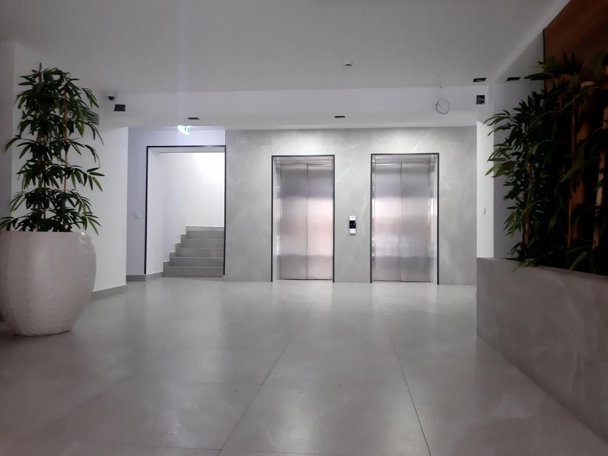 Mia!! Self Check-In!! Apartamento Bucareste Exterior foto