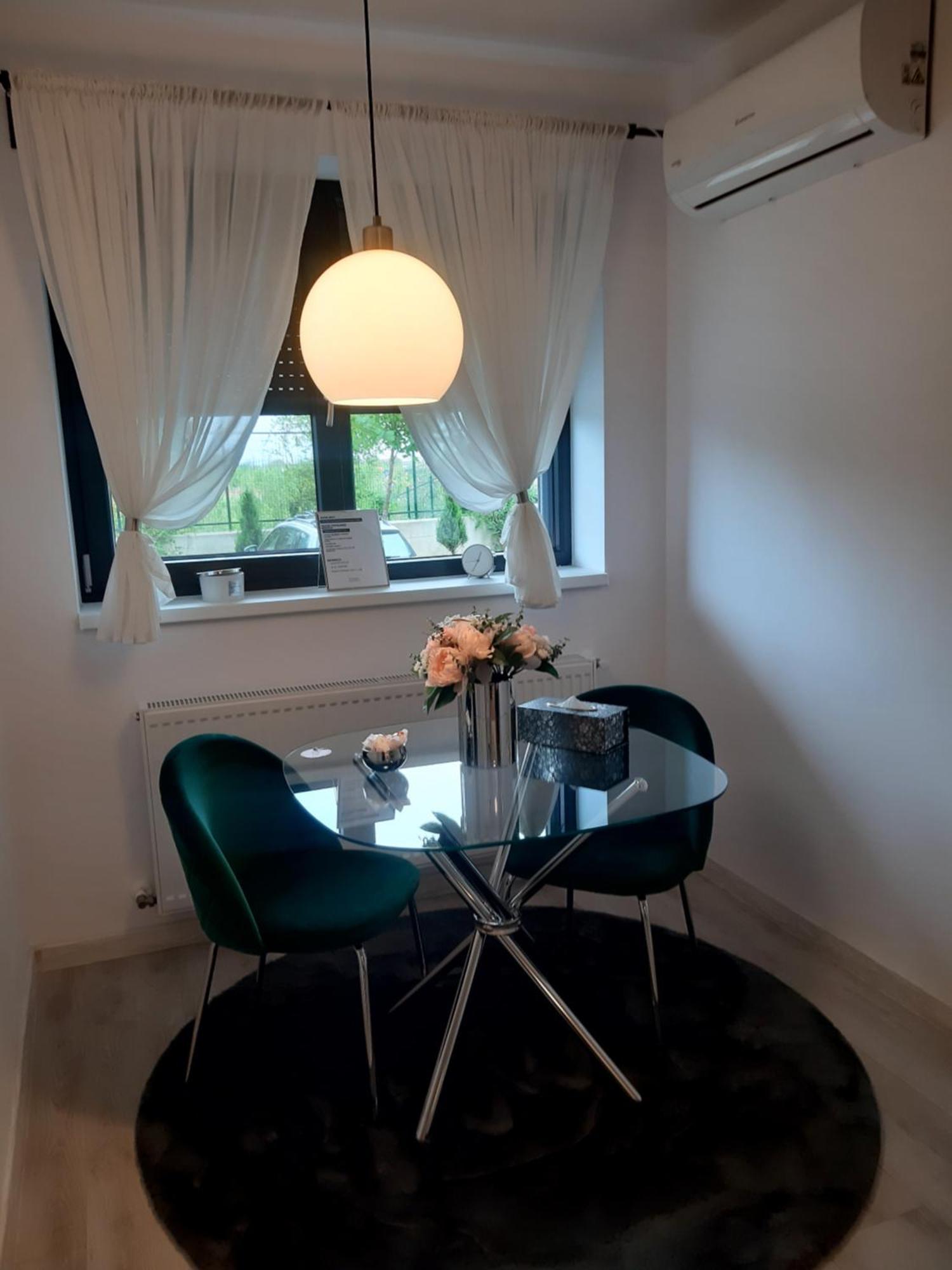 Mia!! Self Check-In!! Apartamento Bucareste Exterior foto